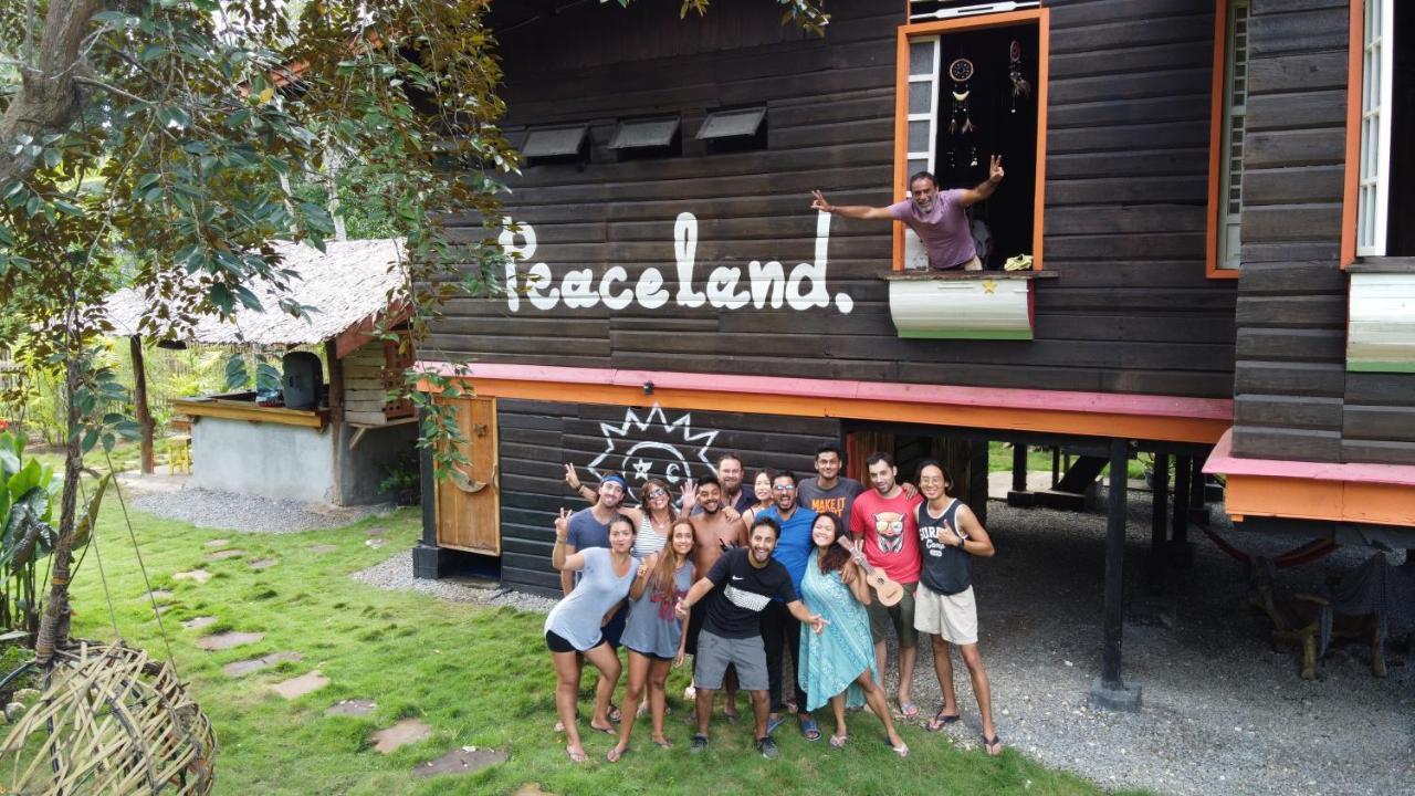 Peaceland Hostel Панглао Экстерьер фото